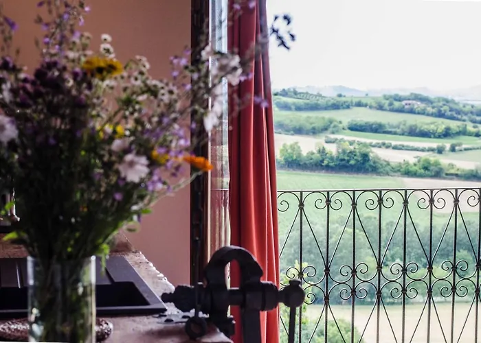 Tenuta San Rocco 3* Conzano